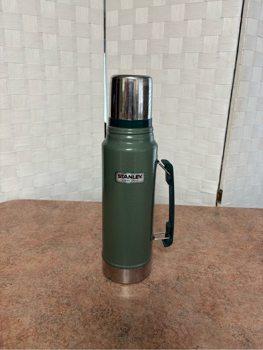 Stanley Aladdin Green Vacuum Bottle Thermos 1.1 Quart / 1 liter Vintage